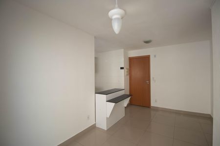 Sala de apartamento para alugar com 2 quartos, 56m² em Colubandê, São Gonçalo
