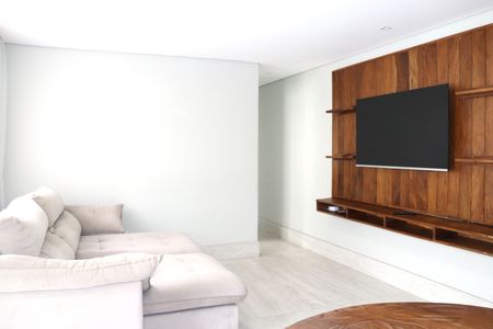 Apartamento para alugar com 65m², 2 quartos e 1 vagaSala