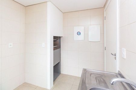 Cozinha  de apartamento para alugar com 2 quartos, 74m² em Santa Cecília, Porto Alegre