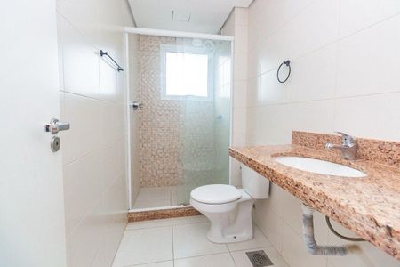 Banheiro  de apartamento para alugar com 2 quartos, 74m² em Santa Cecília, Porto Alegre