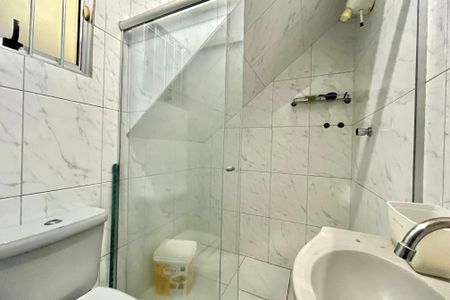 Casa para alugar com 150m², 3 quartos e 2 vagas Casa para alugar com 150m², 3 quartos e 2 vagasBanheiro Corredor