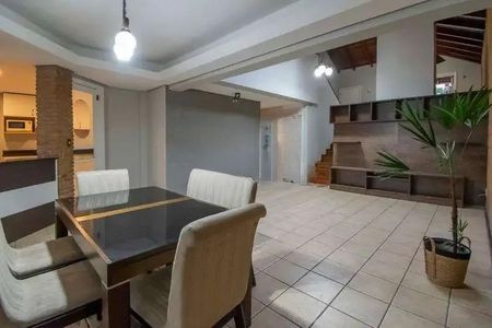 Sala  de casa para alugar com 5 quartos, 350m² em Centro, Canoas