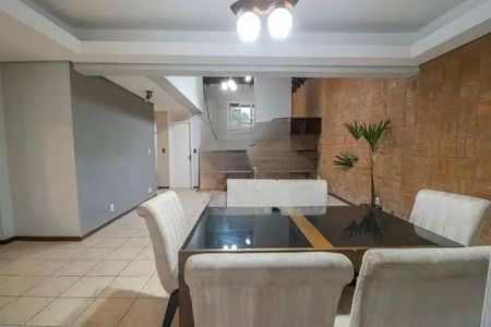 Casa para alugar com 350m², 5 quartos e 5 vagasSala 