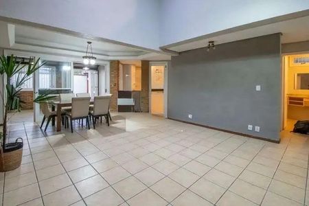 Sala  de casa para alugar com 5 quartos, 350m² em Centro, Canoas