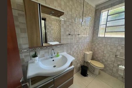 Casa para alugar com 350m², 5 quartos e 5 vagasBanheiro 3