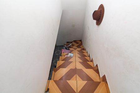 Casa para alugar com 100m², 3 quartos e sem vagaEscada