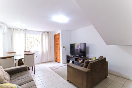 Casa à venda com 79m², 2 quartos e 1 vagaSala