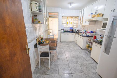 Casa à venda com 360m², 4 quartos e 4 vagascozinha