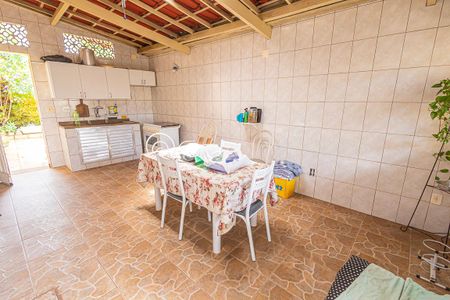 Casa à venda com 360m², 4 quartos e 4 vagascozinha externa