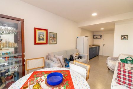 Sala  de apartamento para alugar com 1 quarto, 34m² em Azenha, Porto Alegre