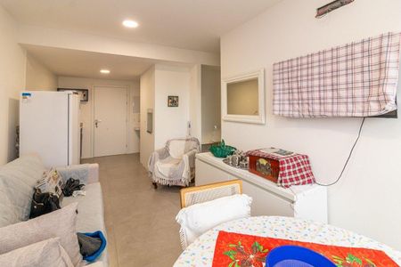 Sala  de apartamento para alugar com 1 quarto, 34m² em Azenha, Porto Alegre