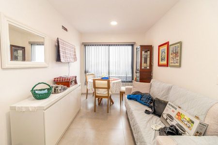 Sala  de apartamento para alugar com 1 quarto, 34m² em Azenha, Porto Alegre