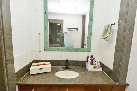 Apartamento à venda com 97m², 3 quartos e 2 vagasBanheiro da Suíte