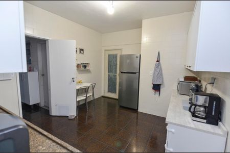Apartamento à venda com 97m², 3 quartos e 2 vagasCozinha