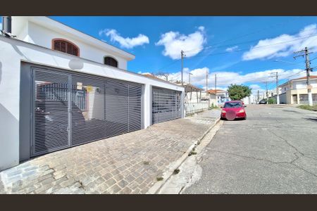 Casa para alugar com 120m², 3 quartos e 2 vagasFachada