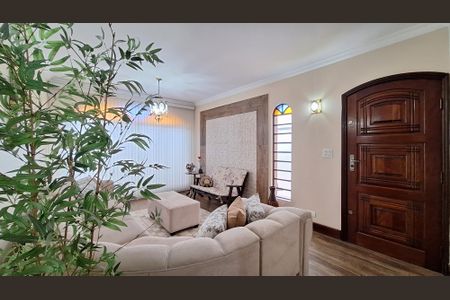 Casa para alugar com 120m², 3 quartos e 2 vagasSala