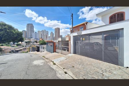 Casa para alugar com 120m², 3 quartos e 2 vagasFachada