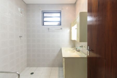 Casa para alugar com 120m², 3 quartos e 2 vagasBanheiro Social 1