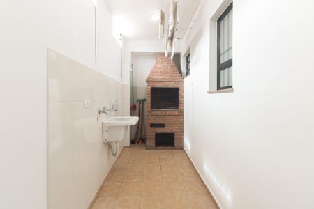 Casa para alugar com 120m², 3 quartos e 2 vagasChurrasqueira e Quintal 