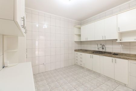 Casa para alugar com 120m², 3 quartos e 2 vagasCozinha 