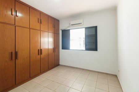 Casa para alugar com 120m², 3 quartos e 2 vagasSuíte 