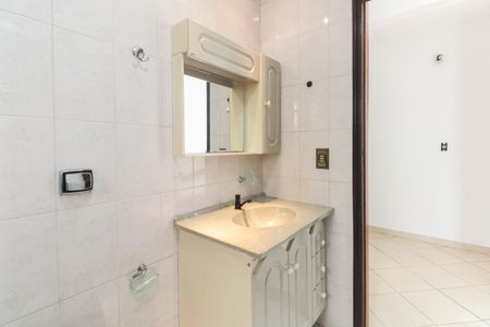 Casa para alugar com 120m², 3 quartos e 2 vagasBanheiro Social 2