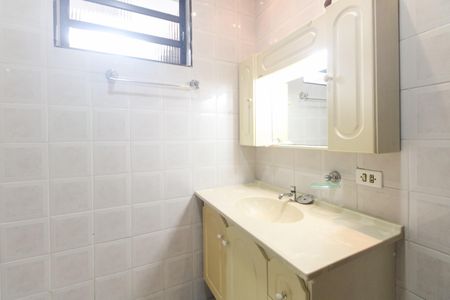 Casa para alugar com 120m², 3 quartos e 2 vagasBanheiro Social 1