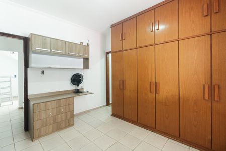 Casa para alugar com 120m², 3 quartos e 2 vagasSuíte 