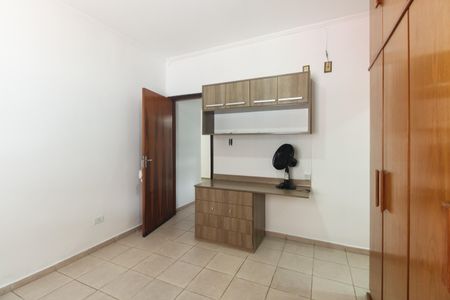 Casa para alugar com 120m², 3 quartos e 2 vagasSuíte 