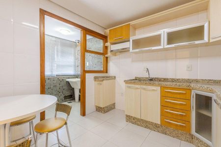 Cozinha  de apartamento para alugar com 3 quartos, 118m² em Jardim Itu, Porto Alegre