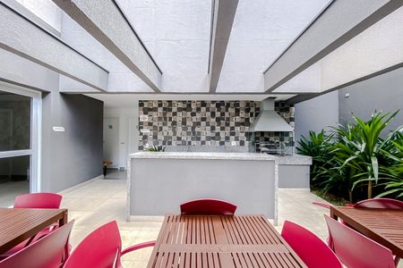 Apartamento para alugar com 39m², 2 quartos e sem vagaÁrea comum - Churrasqueira