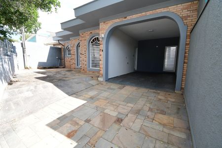 Casa à venda com 152m², 3 quartos e 2 vagasGaragem