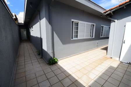 Casa à venda com 152m², 3 quartos e 2 vagasCorredor
