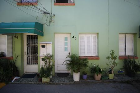 Casa de condomínio para alugar com 42m², 1 quarto e 1 vagaFachada