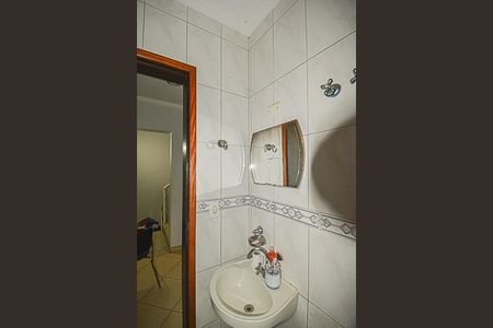 Casa à venda com 225m², 4 quartos e 4 vagasBanheiro