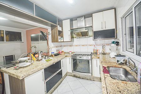 Casa à venda com 225m², 4 quartos e 4 vagasCozinha