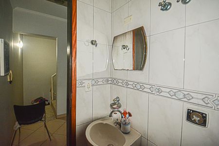 Casa à venda com 225m², 4 quartos e 4 vagasBanheiro