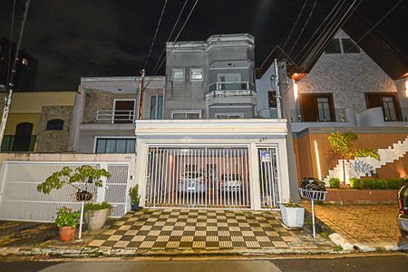 Casa à venda com 225m², 4 quartos e 4 vagasFachada
