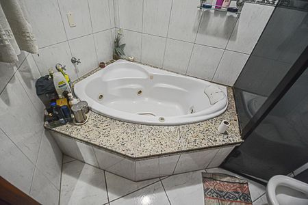 Casa à venda com 225m², 4 quartos e 4 vagasBanheiro da Suíte 3