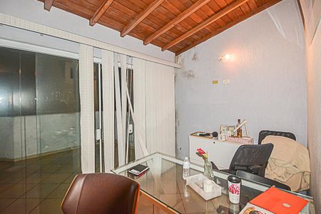 Casa à venda com 225m², 4 quartos e 4 vagasEscritório