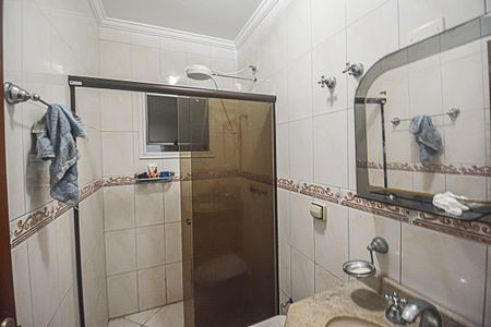Casa à venda com 225m², 4 quartos e 4 vagasBanheiro da Suíte
