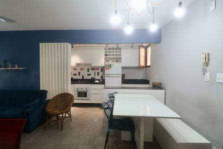 Sala de apartamento para alugar com 1 quarto, 40m² em Jardim Tejereba, Guarujá