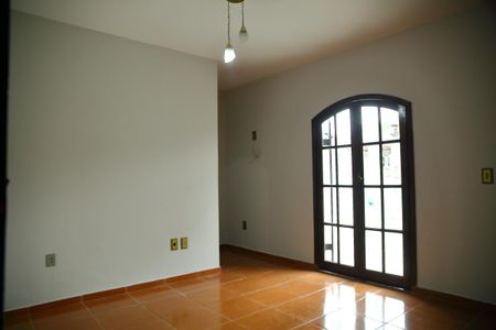 Casa para alugar com 180m², 3 quartos e 2 vagasSuíte 