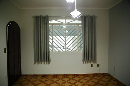 Casa para alugar com 180m², 3 quartos e 2 vagasSala 