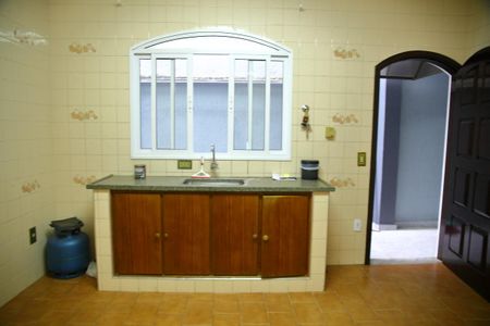 Casa para alugar com 180m², 3 quartos e 2 vagasCozinha 