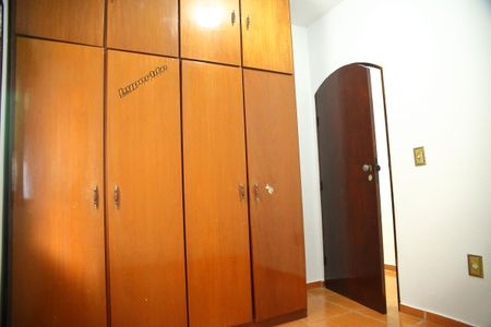 Casa para alugar com 180m², 3 quartos e 2 vagasQuarto 2 