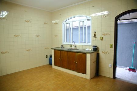 Casa para alugar com 180m², 3 quartos e 2 vagasCozinha 