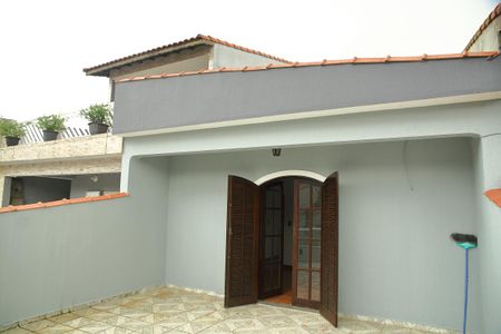 Casa para alugar com 180m², 3 quartos e 2 vagasSuíte  _ varanda 