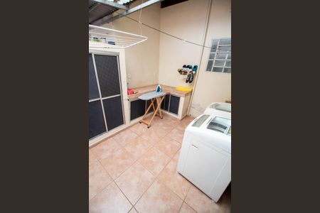 Casa à venda com 283m², 4 quartos e 1 vagaÁREA DE SERVIÇO