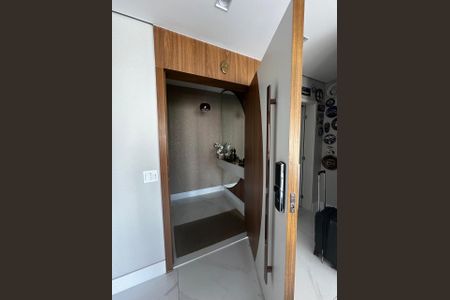 Apartamento à venda com 180m², 4 quartos e 3 vagasEntrada